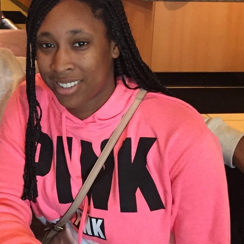 Meet your Posher, Ebony